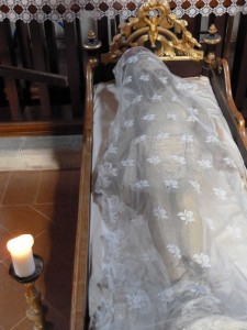 Cristo Morto (statue en bois d'environ 1300)