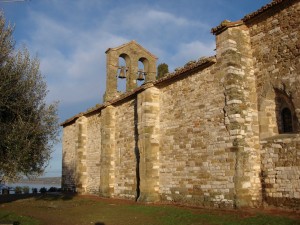 Chiesa di San Michele Arcangelo, le matin en été (vue latérale)