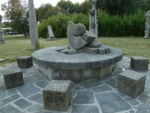 Campo del Sole : table centrale, symbole du soleil