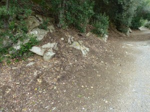 Embouchure finale d'une de ces coulées de terre se jetant sur la strada