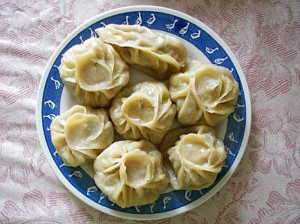 Buuz, plat mongol (gros raviolis cuits à la vapeur
