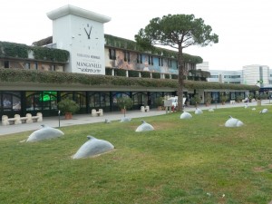 L'aéroport Galileo Galilei de Pisa, lieu d'un rapide "KISS AND BYE"...