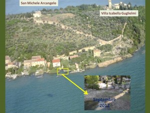 Moitié sud de l'Isola Maggiore. Le long de la rive du lac, l'amorce de la via Guglielmi.