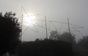 L'étoile de l'Isola Maggiore illuminée par le soleil cherchant à percer un intense brouillard - 19/12/2012, 11:00