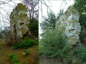 La comparaison de ces deux photos révèle aisément l'écrin de verdure derrière lequel les ruines se dissimulent l'été.
