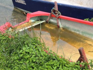 Un barque traditionnelle à la darsena de l'Isola Maggiore - Una barca tradizionale alla darsena di Isola Maggiore.