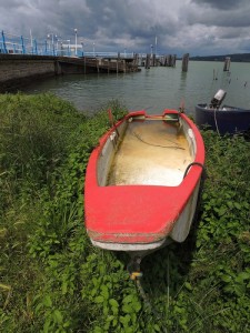Un barque traditionnelle à la darsena de l'Isola Maggiore - Una barca tradizionale alla darsena di Isola Maggiore.