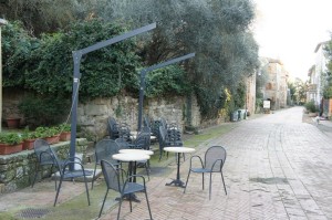 Terrasse désertée.
