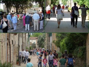 En pleine saison, la via Guglielmi véritable pot-pourri de couleurs, de langes diverses et de regards observateurs.