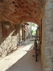 Petite voie latérale tout aussi solitaire  (2).