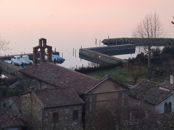 La chiesa del Buon Gesù et les darses de l'Isola Maggiore (autre photo prise de la strada di San Salvatore) - 18/12/2013, 17:52