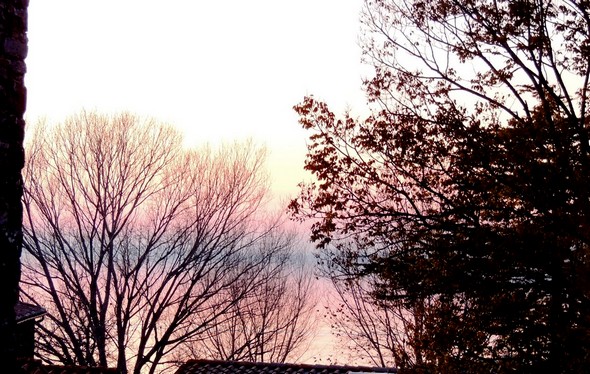 Depuis la chiesa de San Salvatore, vue sur le lac Trasimène et son ciel aux tendres couleurs crépusculaires - 18/12/2013, 17:59