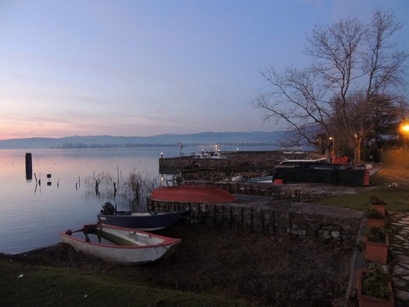 Barques, darse de l'Isola Maggiore et ses lumières - 18/12/2013, 18:14.