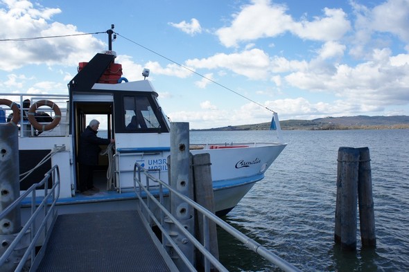 La passerelle est désormais HORIZONTALE.