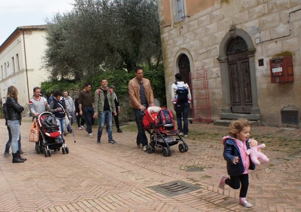 Certaines familles ont recours à des guides enthousiastes mais vraiment très jeunes !
