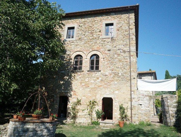 La facciata lato giardino della casa del vescovado