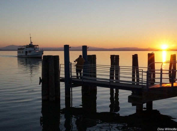 Arrivée vespérale du traghetto à l'Isola Maggiore
