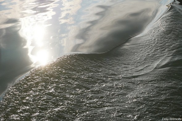 Sillage de notre hors-bord sur le lac Trasimène.