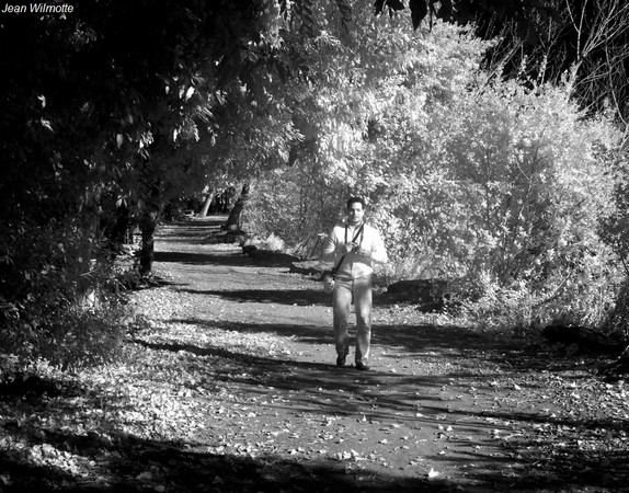 Dinu en "safari photo" le long du lungolago à l'Isola Maggiore...