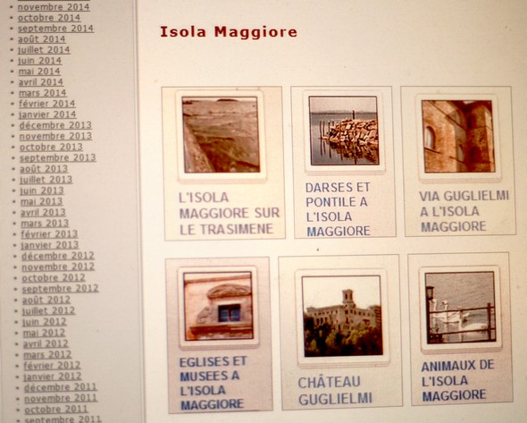 Page où les albums sont regroupés par thèmes. Ici, le thème "ISOLA MAGGIORE".