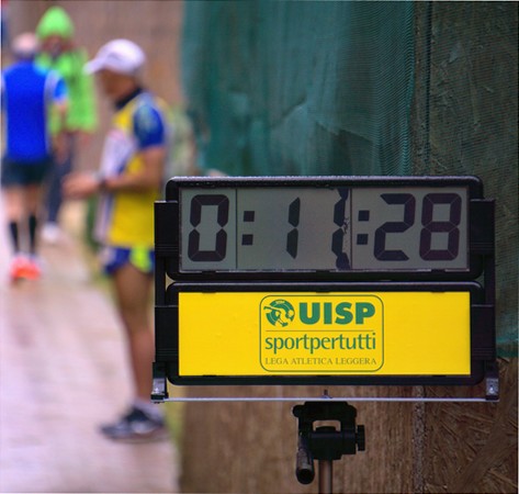 Qui, il cronometraggio all'inizio del percorso.