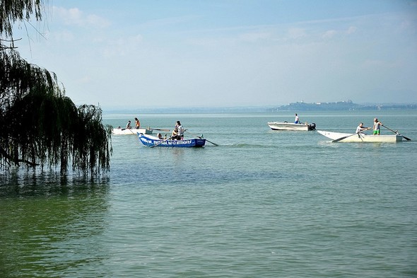 Les derniers esquifs - ou presque! - s'éloignent...
