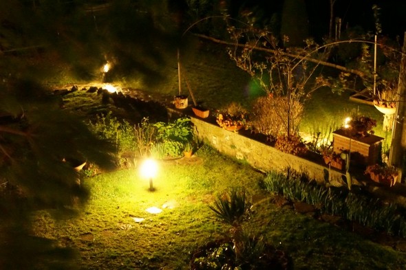 Nous éclairons vite le jardin...