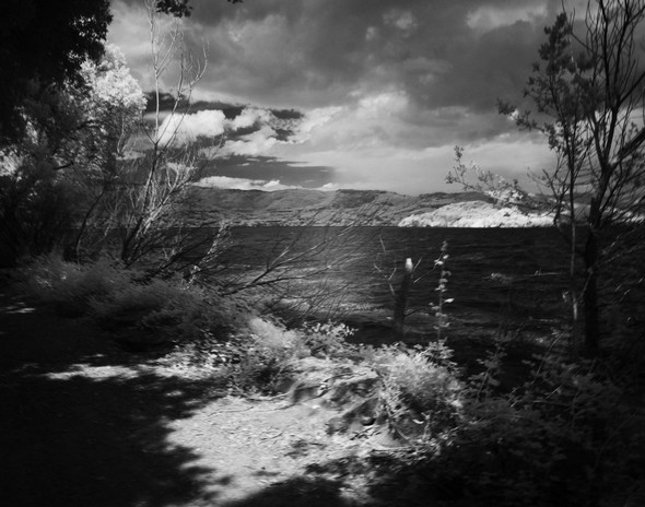 Coup de projecteur d'une éclaircie passagère au-dessus de l'Isola Minore.