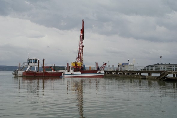 Recours à une véritable armada pour le remplacement des pieux.30 juin 2017