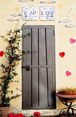 Le puit central de l'Isola Maggiore marque la division entre deux "quartiers" : SU et GIU.