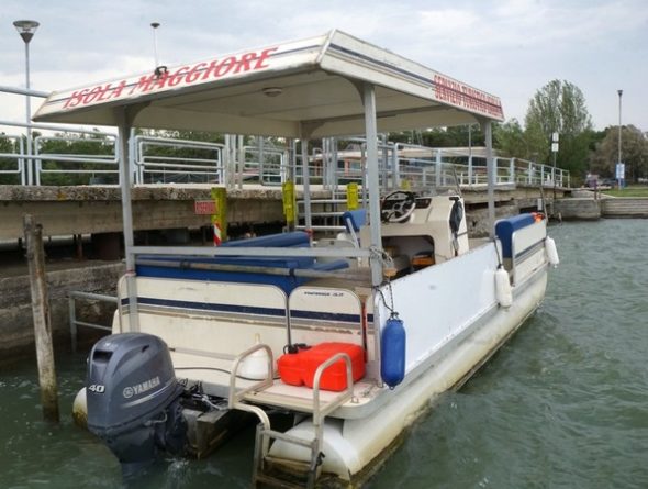Il posto di attracco di Maurizio a Tuoro-Navaccia e la sua barca.2 maggio2018 - 16:051/60° - f/20 - 18 mm - ISO 400